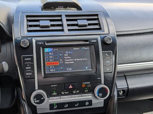Used 2013 Toyota Camry SE FWD image 16