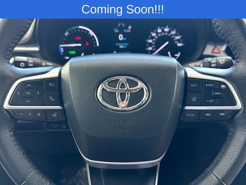 Used 2023 Toyota Sienna XLE image 25