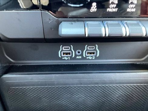 Used 2026 RAM 1500 Laramie AWD/4WD image 14