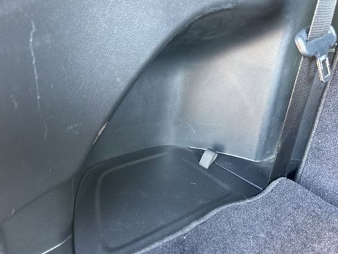 Used 2021 Toyota Highlander XLE image 12