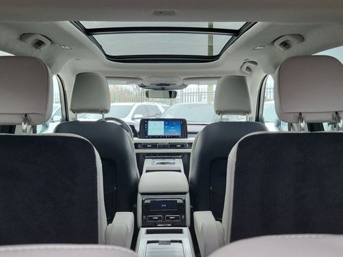 Used 2025 Lincoln Aviator Reserve w/ Jet Appearance Package AWD/4WD image 11