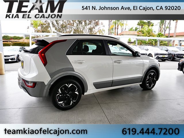 New 2026 Kia Niro Wave w/ Wave Preserve Package FWD image 8
