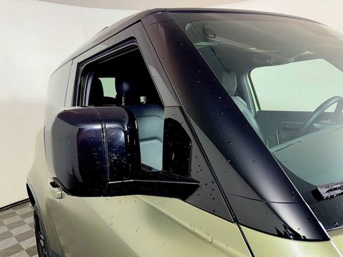 Used 2023 Land Rover Defender 90 S image 30