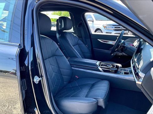 Used 2024 BMW 740i RWD image 10