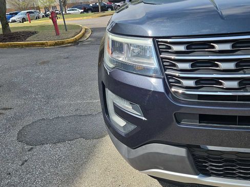 Used 2017 Ford Explorer XLT w/ Equipment Group 201A image 11