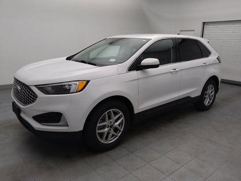 Used 2024 Ford Edge SEL image 2