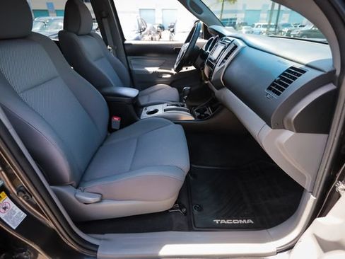 Used 2015 Toyota Tacoma 4x4 Double Cab w/ TRD Sport Package image 38