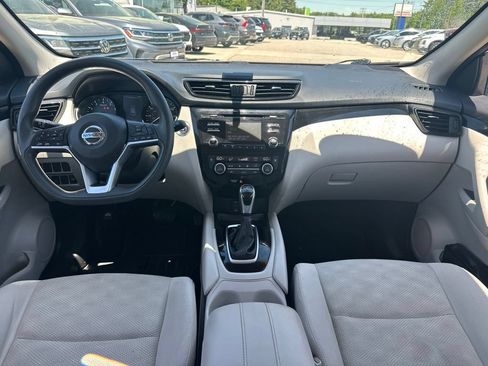Used 2018 Nissan Rogue Sport SV AWD/4WD image 19