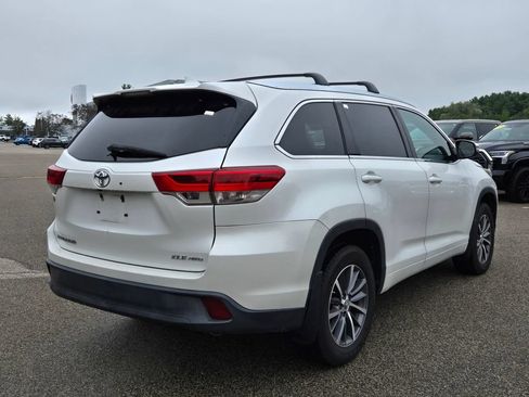Used 2017 Toyota Highlander XLE AWD/4WD image 6