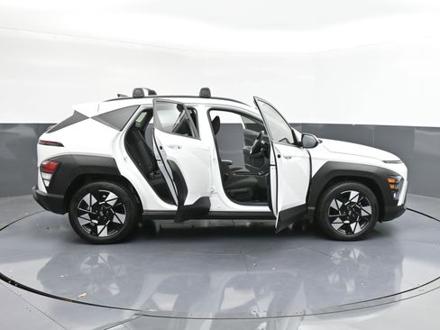 Used 2024 Hyundai Kona SEL w/ Convenience Package image 34