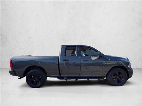 Used 2017 RAM 1500 Classic SLT image 4