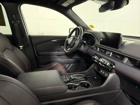 Used 2025 Honda Pilot Black Edition image 50