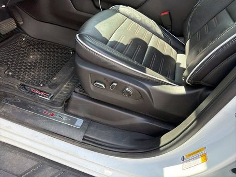 Used 2023 GMC Sierra 1500 AT4X image 31