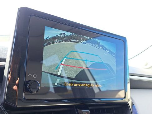 Certified 2024 Toyota Corolla Cross LE image 23