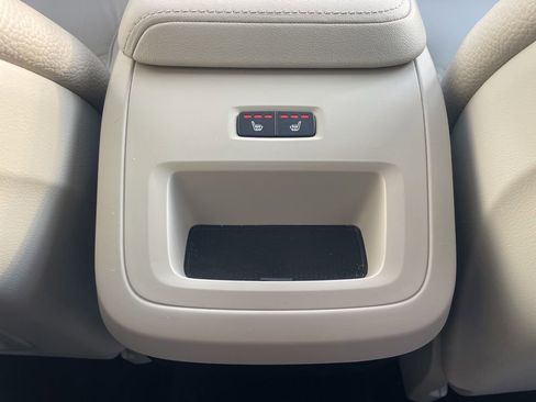 Certified 2023 Volvo XC60 B5 Plus w/ Climate Package image 23