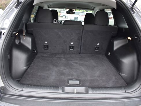 Used 2021 Jeep Cherokee Latitude image 28