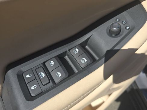 New 2025 Jeep Grand Cherokee L Limited RWD image 29
