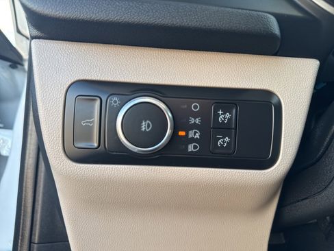 Used 2020 Ford Escape SEL image 40