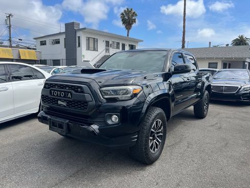 Used 2020 Toyota Tacoma TRD Sport w/ Technology Package AWD/4WD image 1