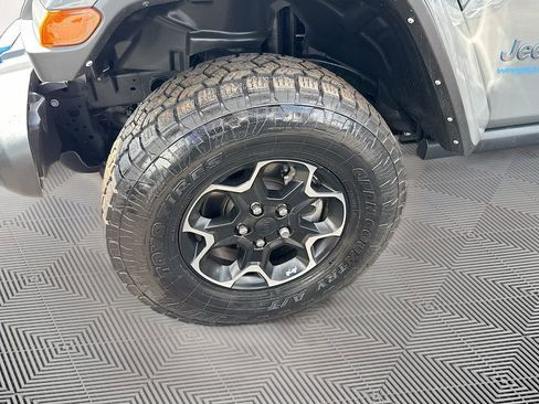 Used 2021 Jeep Wrangler Unlimited Rubicon 4xe w/ Cold Weather Group AWD/4WD image 34