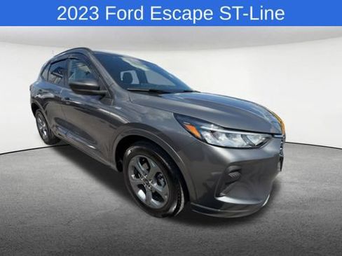 Used 2023 Ford Escape ST-Line w/ Tech Pack #1 AWD/4WD image 2