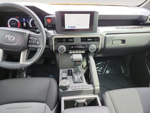 Used 2026 Toyota Tacoma TRD Off-Road AWD/4WD image 11