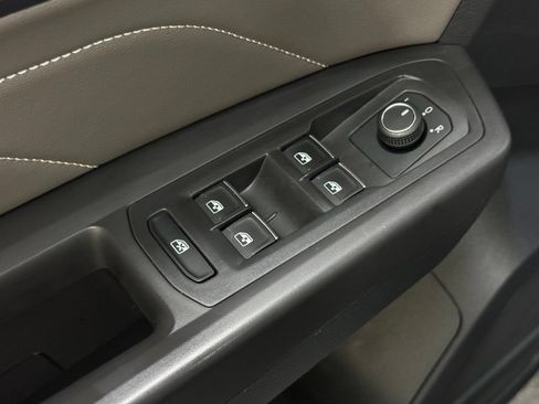 Used 2022 Volkswagen Atlas Cross Sport SE FWD image 13