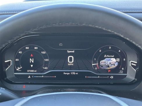 Used 2023 GMC Yukon Denali image 11