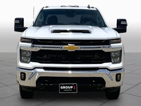 Used 2025 Chevrolet Silverado 3500 LT w/ Safety Package AWD/4WD image 4
