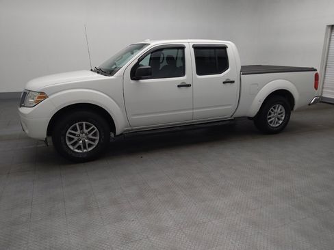 Used 2016 Nissan Frontier SV image 2