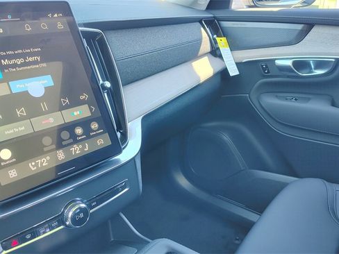 New 2026 Volvo XC90 B6 Plus w/ Protection Package Premier image 25