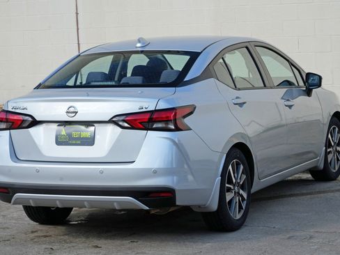 Used 2021 Nissan Versa SV FWD image 44