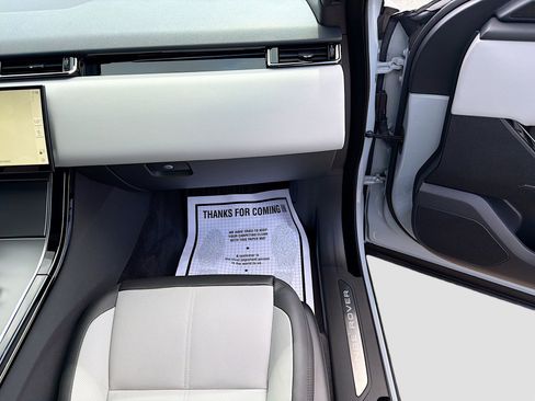 Used 2024 Land Rover Range Rover Velar Dynamic SE image 18