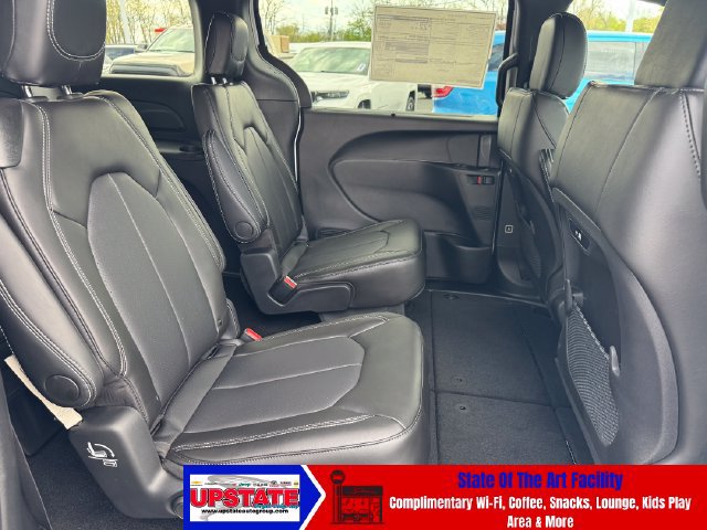 New 2027 Chrysler Pacifica Select w/ Family Tech Group FWD image 24