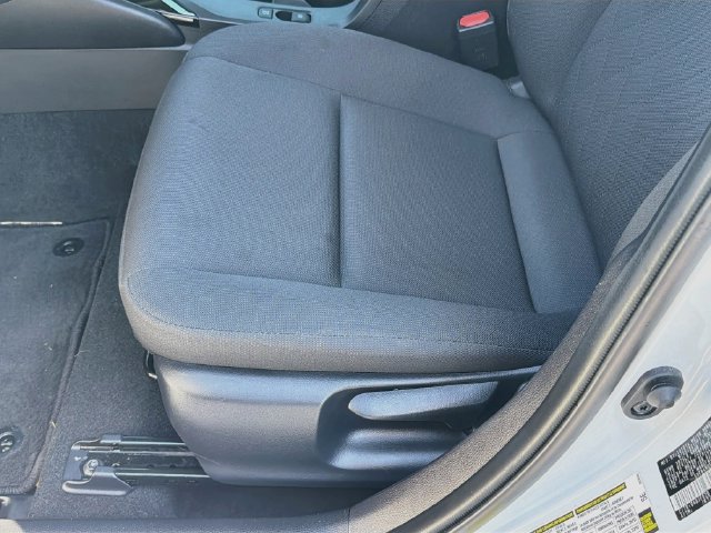 Used 2025 Toyota Corolla LE FWD image 20