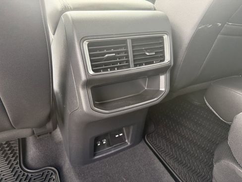 New 2026 Volkswagen Atlas Cross Sport SE FWD image 27