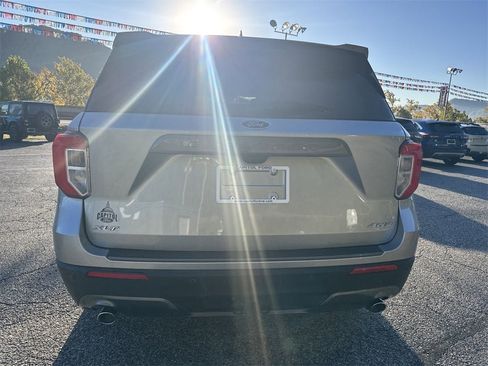 Used 2023 Ford Explorer XLT w/ Equipment Group 202A image 5