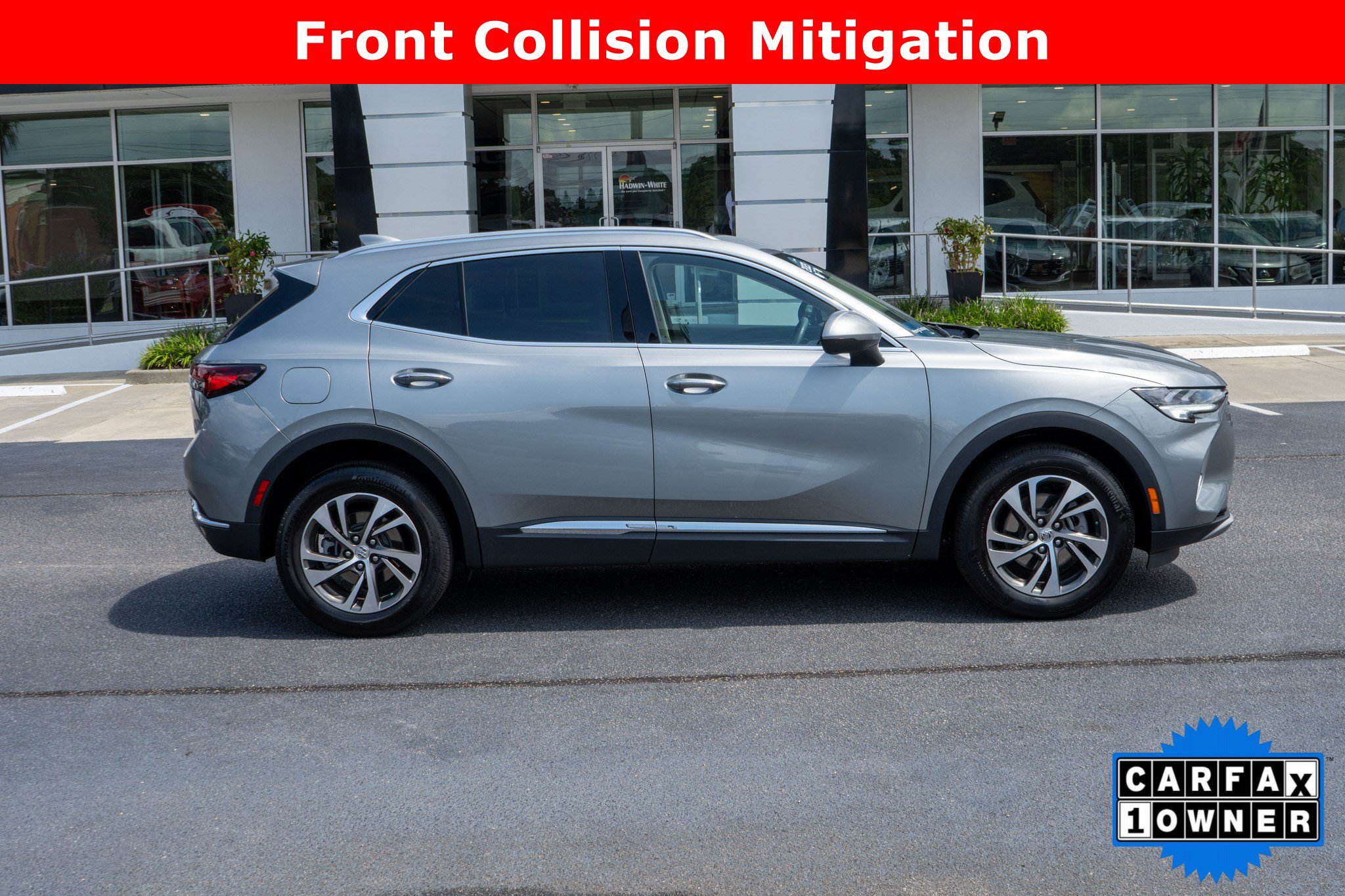 Used 2023 Buick Envision Essence AWD/4WD image 2