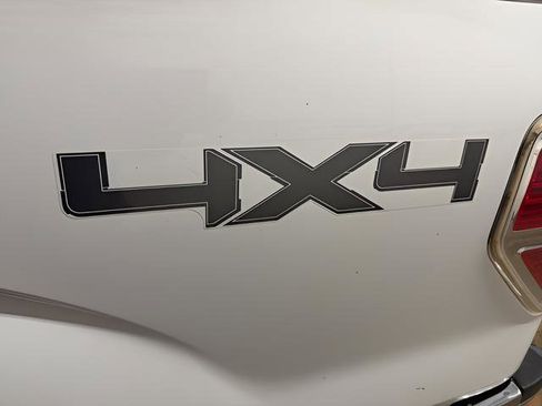 Used 2011 Ford F150 XLT w/ XLT Chrome Pkg image 8