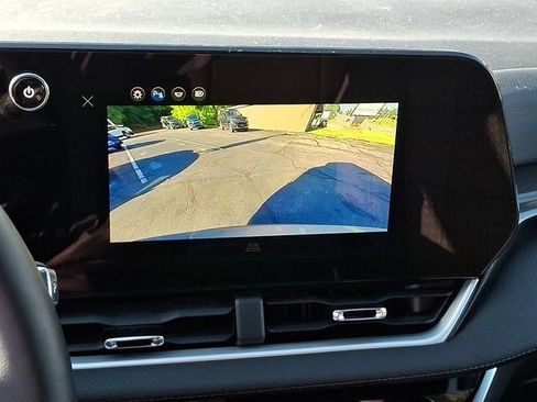 Used 2025 Chevrolet Equinox LT AWD/4WD image 18