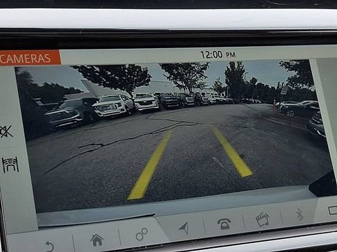 Used 2020 Land Rover Discovery Sport SE AWD/4WD image 19