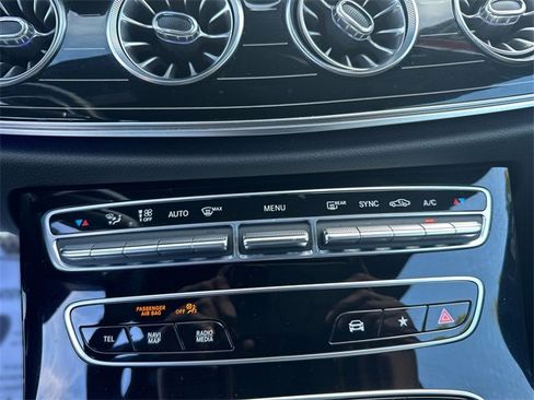 Used 2021 Mercedes-Benz E 450 4MATIC Cabriolet image 20