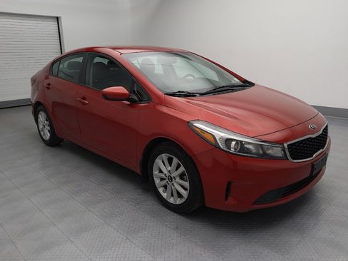 Used 2017 Kia Forte S image 11