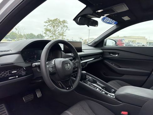 Certified 2025 Honda Accord Sport image 13
