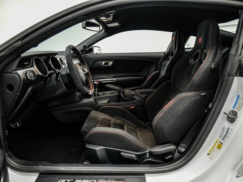 Used 2016 Ford Mustang Shelby GT350R w/ GT350R Equipment Group 920A image 34