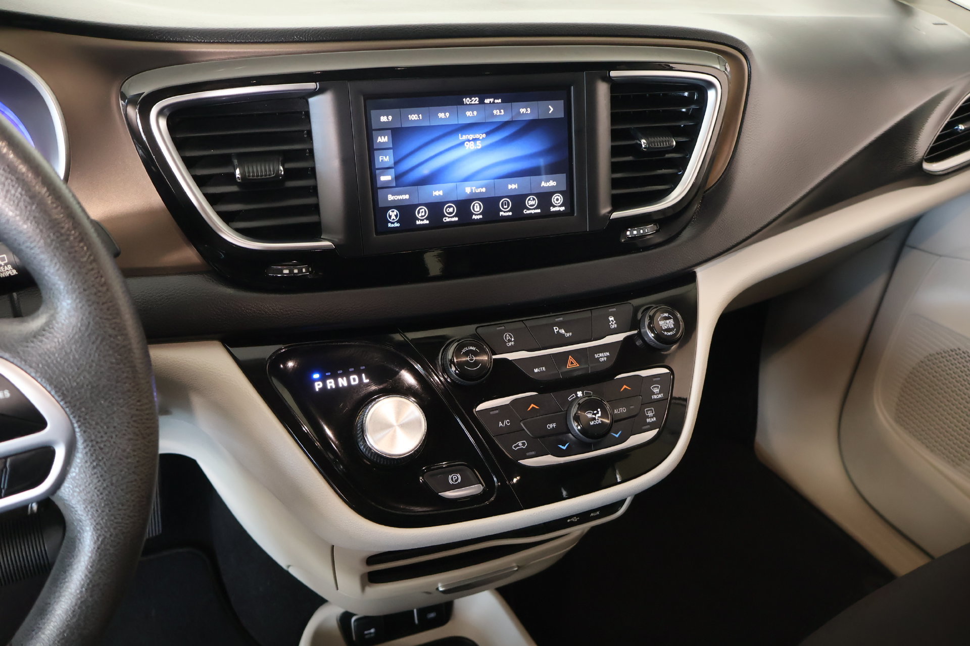 Used 2018 Chrysler Pacifica Touring Plus w/ Tire & Wheel Group FWD image 5