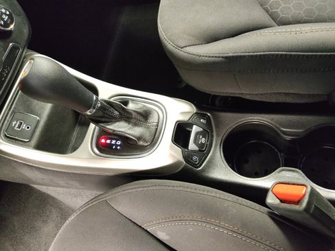 Used 2018 Jeep Compass Sport image 26