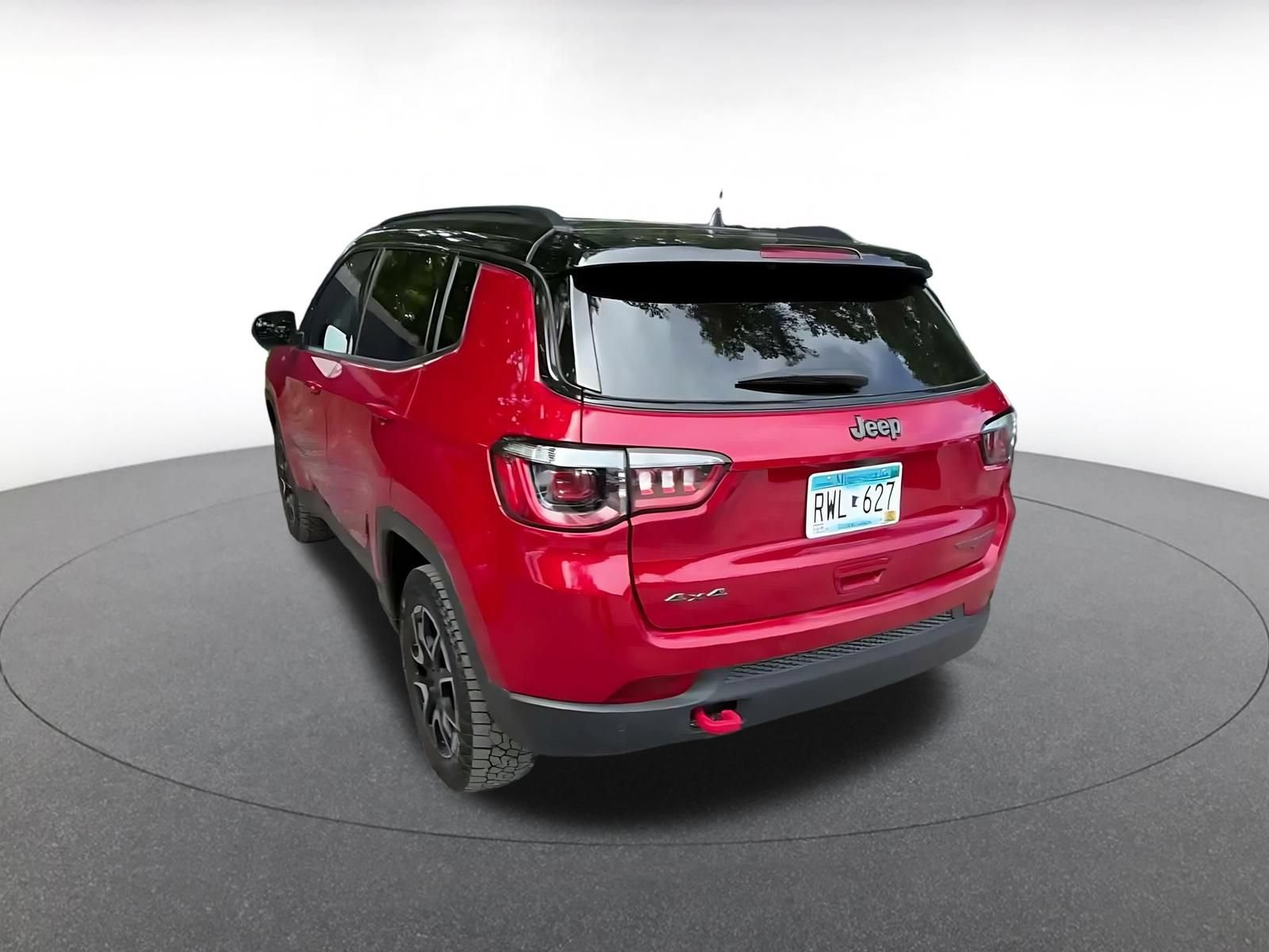 Used 2025 Jeep Compass Trailhawk AWD/4WD image 9