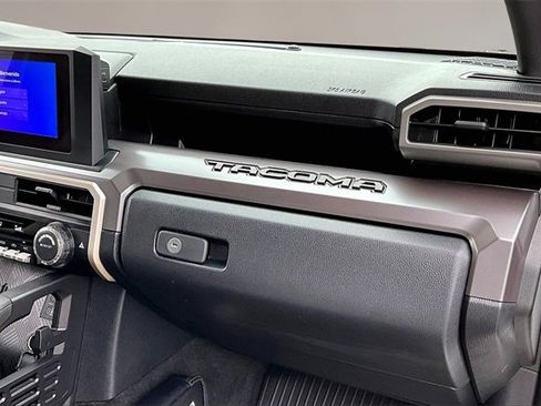 Used 2025 Toyota Tacoma SR5 image 21
