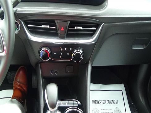 Used 2025 Buick Encore GX Preferred image 25